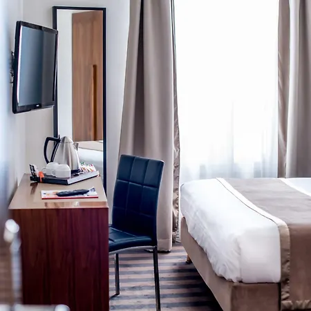 Hotel Art Eiffel 3*