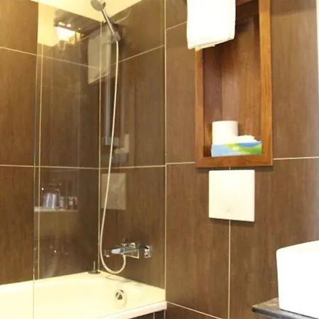 Отель Art Eiffel 3*