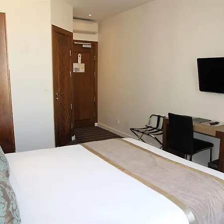 Отель Art Eiffel