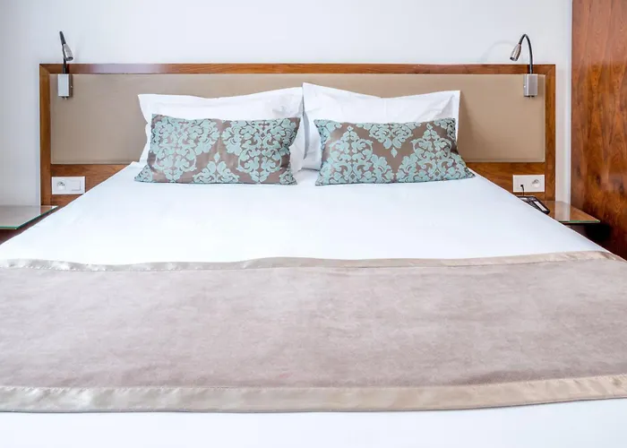 Hotel Art Eiffel Paris