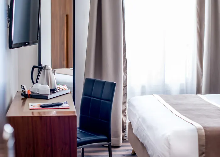 Art Eiffel 3* Париж