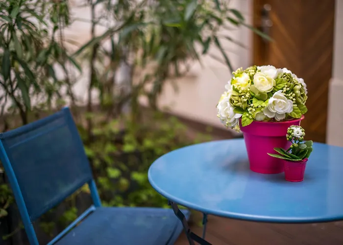 Отель Art Eiffel Париж