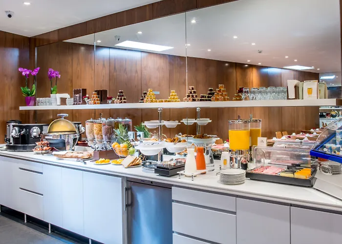 Отель Art Eiffel