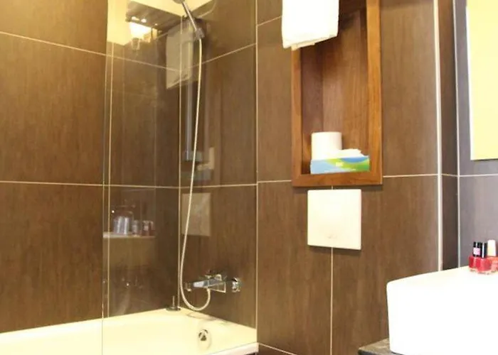 Отель Art Eiffel 3*