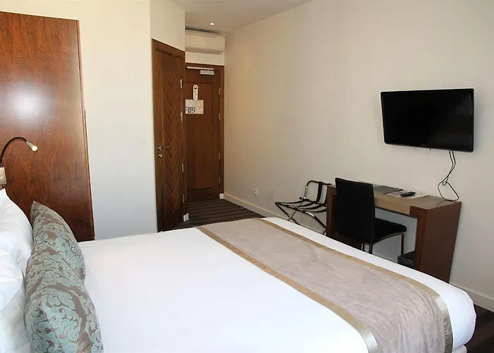 Отель Art Eiffel