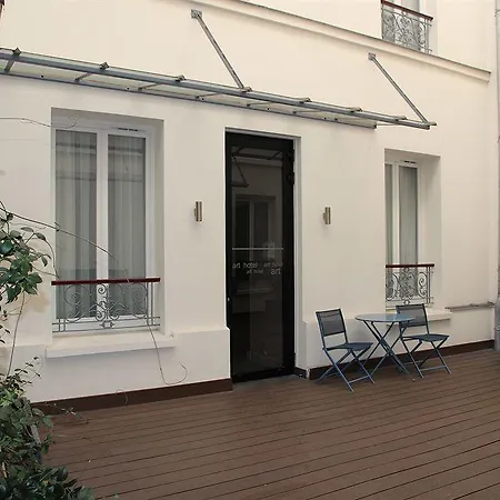 Art Eiffel Hotel París